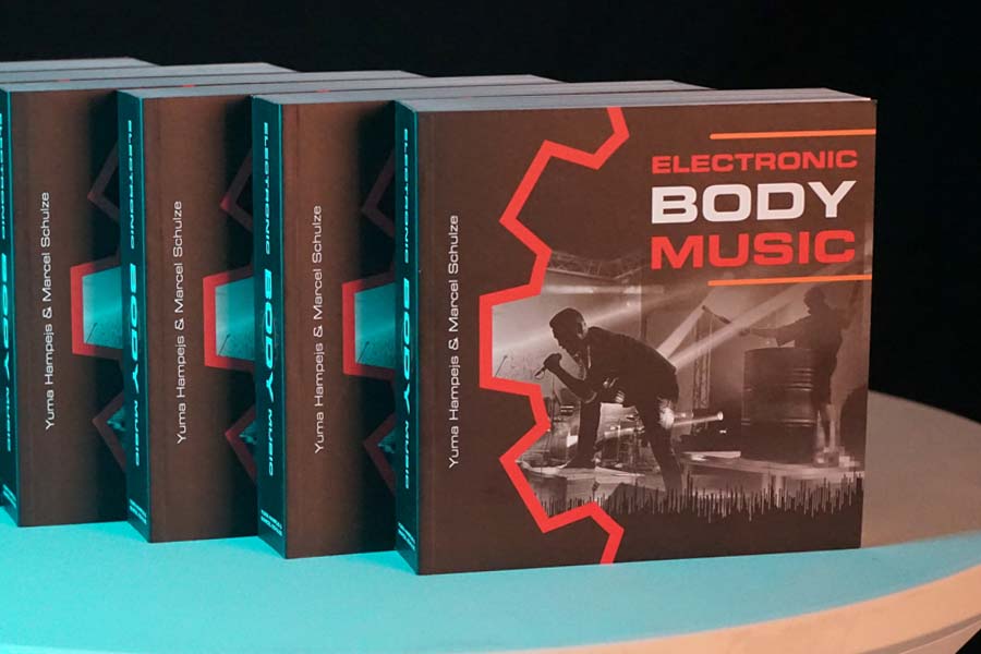 electronic body music buch englisch